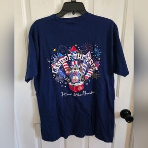 Bucees 4th Of July T-Shirt Size Large Land Of The Free Home Of The Beaver
